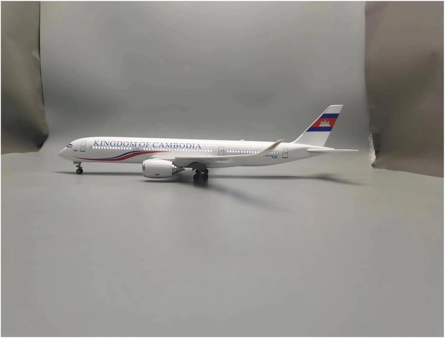 1 160 Scale for Airbus A380 Australian Aircraft Model Die-Casting Machine Souvenir Decoration Collected Desktop Display Miniatures Toy's Set(No Light)