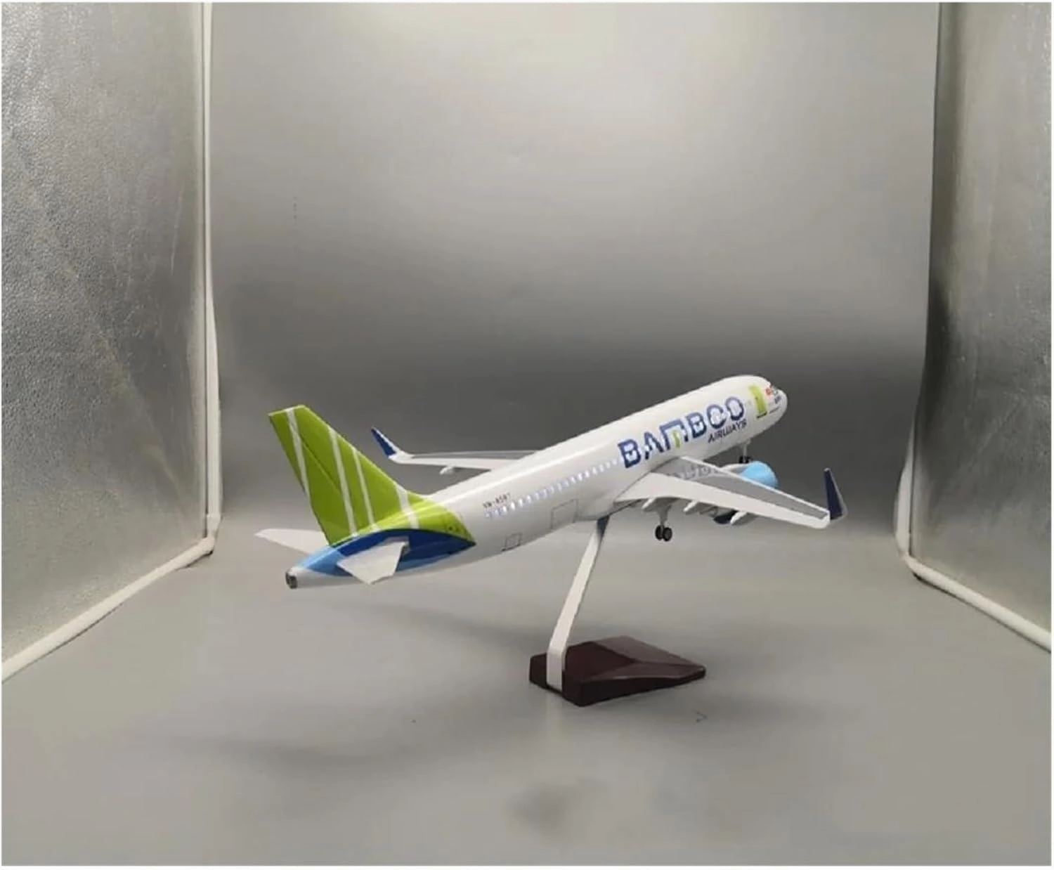 1 80 Scale for Airbus A320neo Bamboo Model Planes Diecast Airplane Resin Passenger Aircraft Model Enthusiast(No loght)
