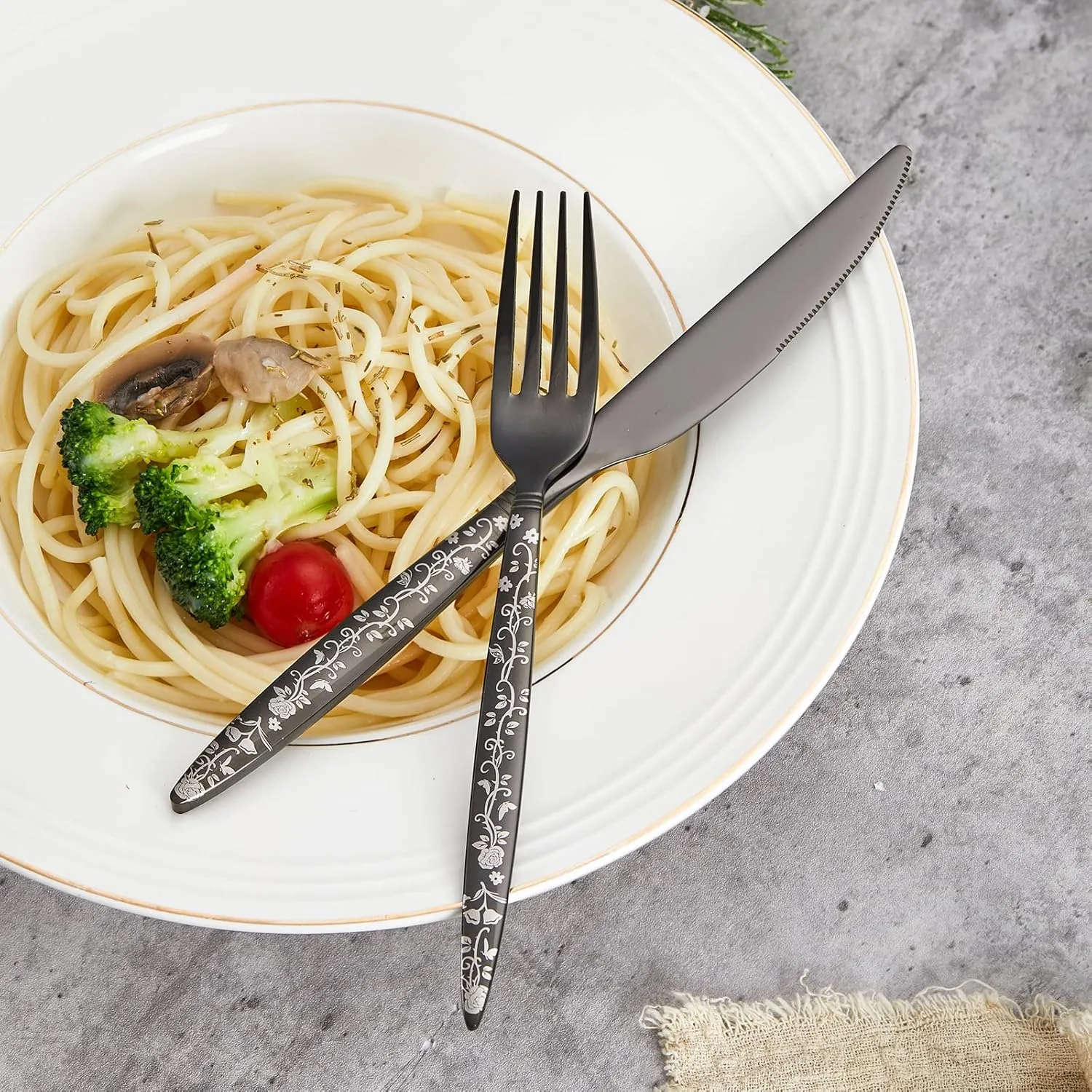 24-Piece Black Silverware Set, Flower Pattern Fancy Knife, Spoons and Forks, Stainless Steel Flatware Cutlery, Serving Utensil Set With Steak Knives, Forks and Spoons