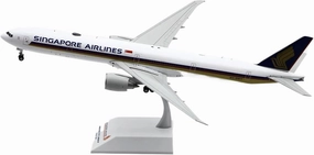 Alloy Collectible Plane 1 200 for Singapore Airlines Boeing 777-300ER Diecast Aircraft Jet Model 9V-SWY Miniatures Set