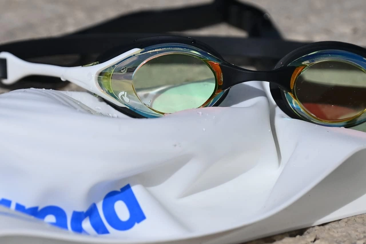 ARENA Unisex Adult Cobra Swipe Anti-Fog Racing Swim Goggles Polycarbonate Mirror/Non-Mirror Lens Hydrodynamic Design