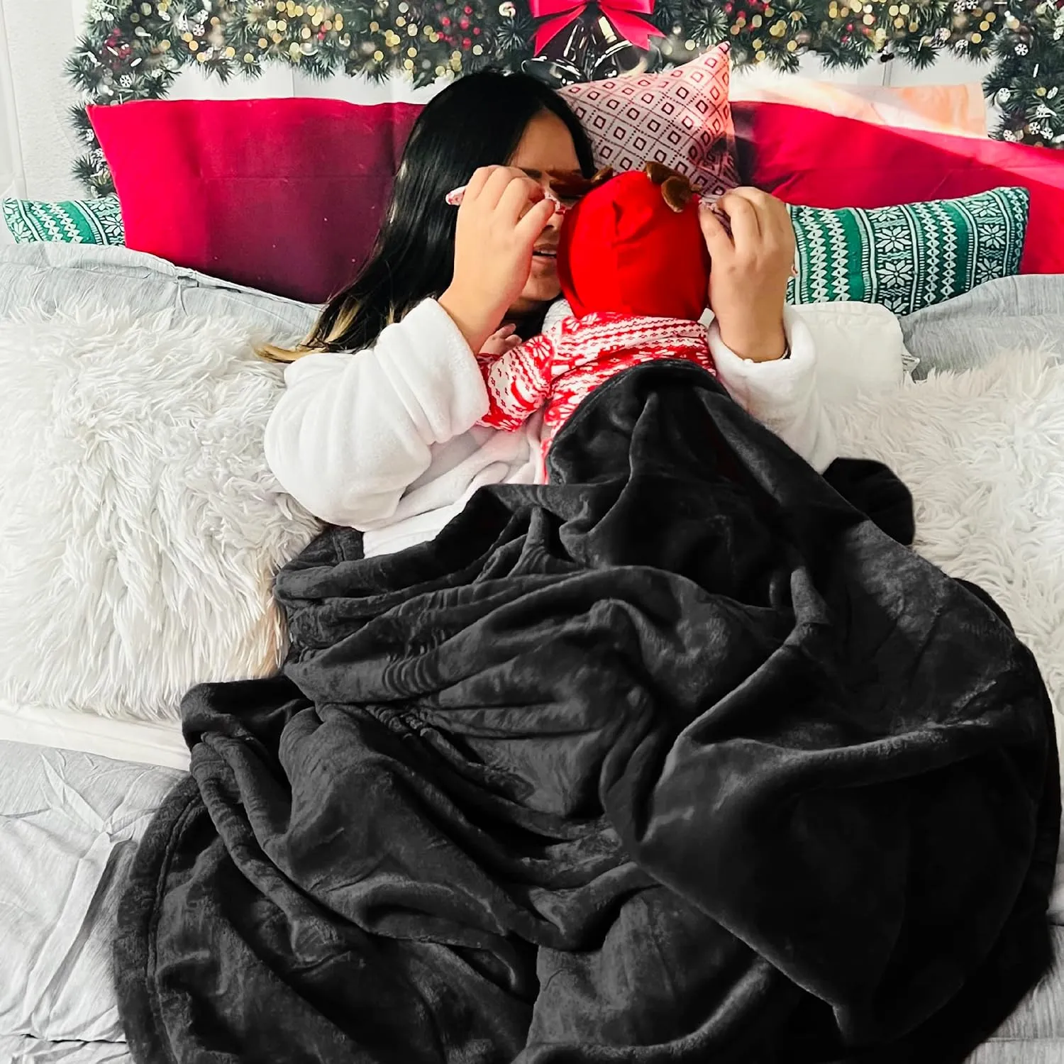 Bedsure Fleece Blanket Twin Size Black - 300GSM Lightweight Plush Fuzzy Cozy Soft Warm Blanket for Bed, Sofa, Couch, Travel, Camping, 60x80 inches