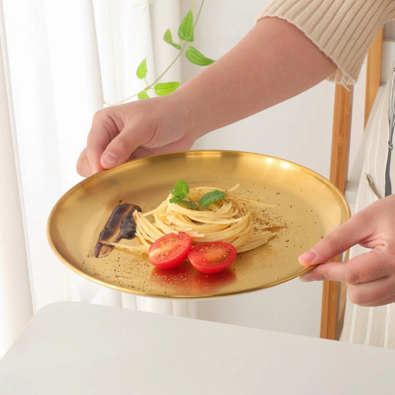 Buyer Star Stainless Steel Salad Appetizer Plates Set 9 Inch Dinnerware Gold Serving Dishes Set for 4 Party Picnic BBQ Camping Reusable Metal Plate for Kid