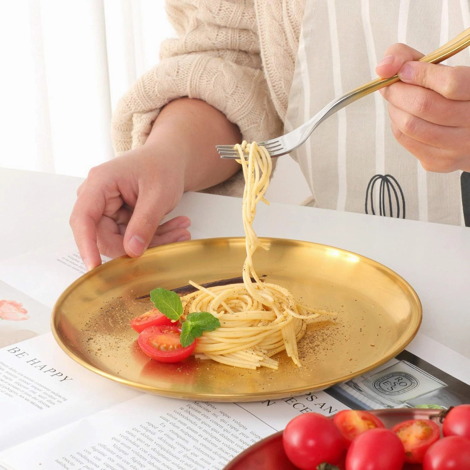 Buyer Star Stainless Steel Salad Appetizer Plates Set 9 Inch Dinnerware Gold Serving Dishes Set for 4 Party Picnic BBQ Camping Reusable Metal Plate for Kid