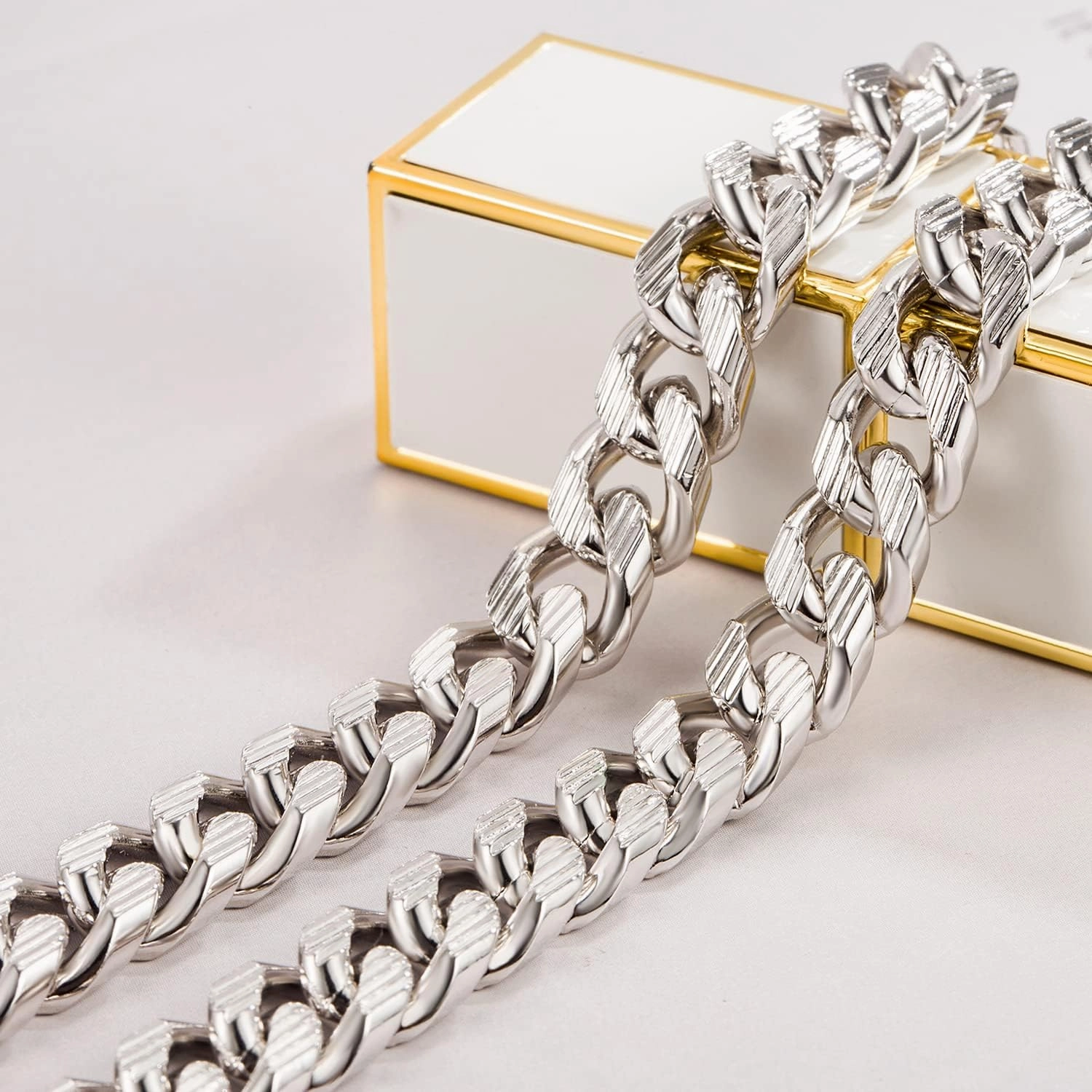 H&Beautimer Men Fashion 925 Sterling Silver Classic Cuban Necklace 10mm-18 20 "22" 24" 26" 28" Curb Cuban ChainSolid Thick Large Link Chocke rFor Man & Boys Jewelry Gift