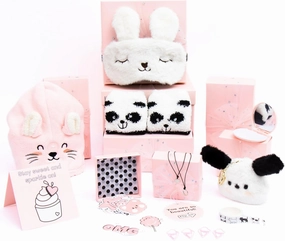 HAPPY LOLLI Gift Basket for Tween & Teen Girls – 8 Trendy Gifts with Tasks & Empowering Cards – Great for Birthdays.