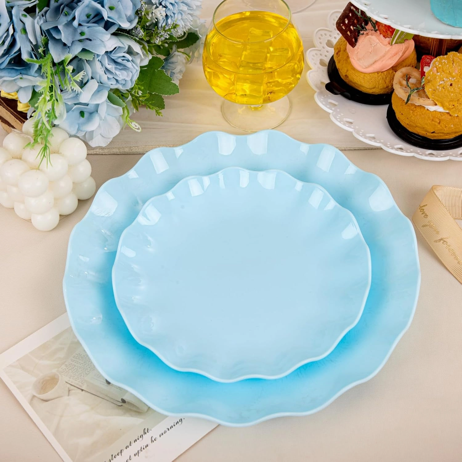 LIYH 24 Pcs Blue Plastic Plates Reusable - Unbreakable Light Blue Scalloped Plates, Dishwasher Safe Camping Plate for Parties, Birthday, Picnics, BPA Free (12Guests)