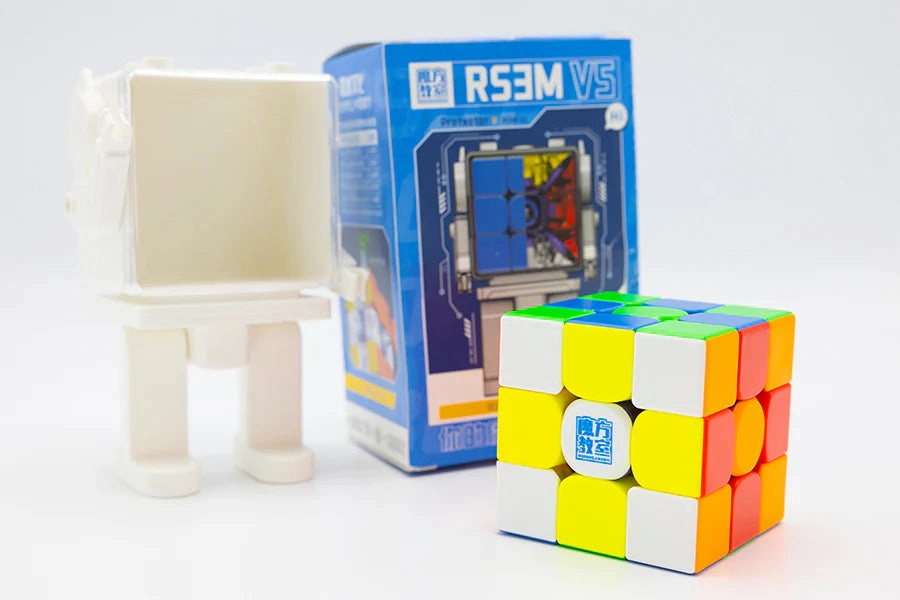 MoYu RS3 M V5 3x3 (MagLev  Robot Cube Stand)
