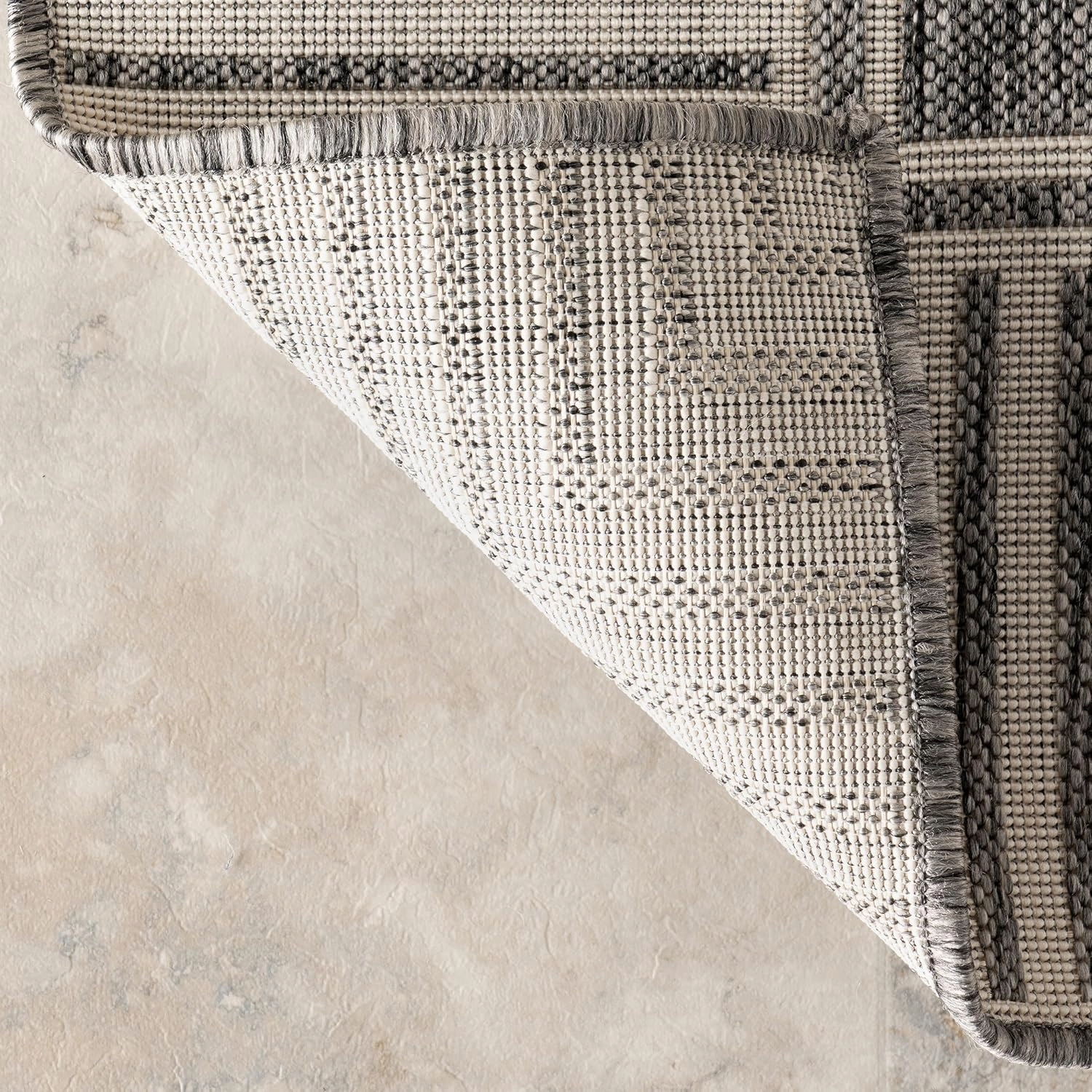nuLOOM 4' x 6' Outdoor Area Rug, Casual Design with Striped Border, Stain Resistant, Highly Durable, for Patio, Balcony, Bedroom, Living Room, Dining Room, Bathroom, Steel