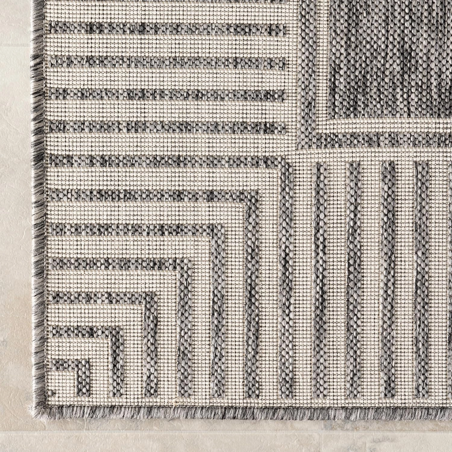 nuLOOM 4' x 6' Outdoor Area Rug, Casual Design with Striped Border, Stain Resistant, Highly Durable, for Patio, Balcony, Bedroom, Living Room, Dining Room, Bathroom, Steel