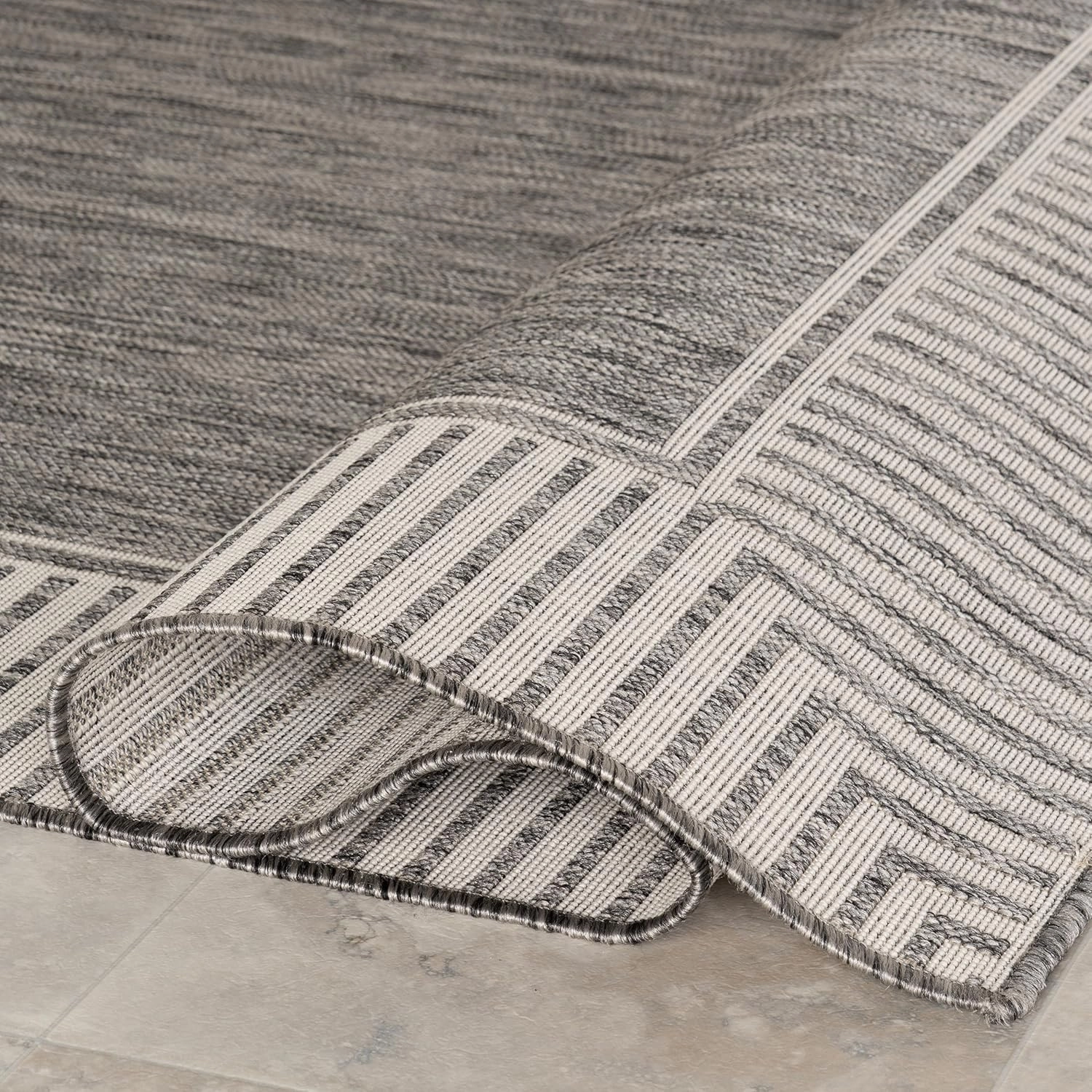 nuLOOM 4' x 6' Outdoor Area Rug, Casual Design with Striped Border, Stain Resistant, Highly Durable, for Patio, Balcony, Bedroom, Living Room, Dining Room, Bathroom, Steel