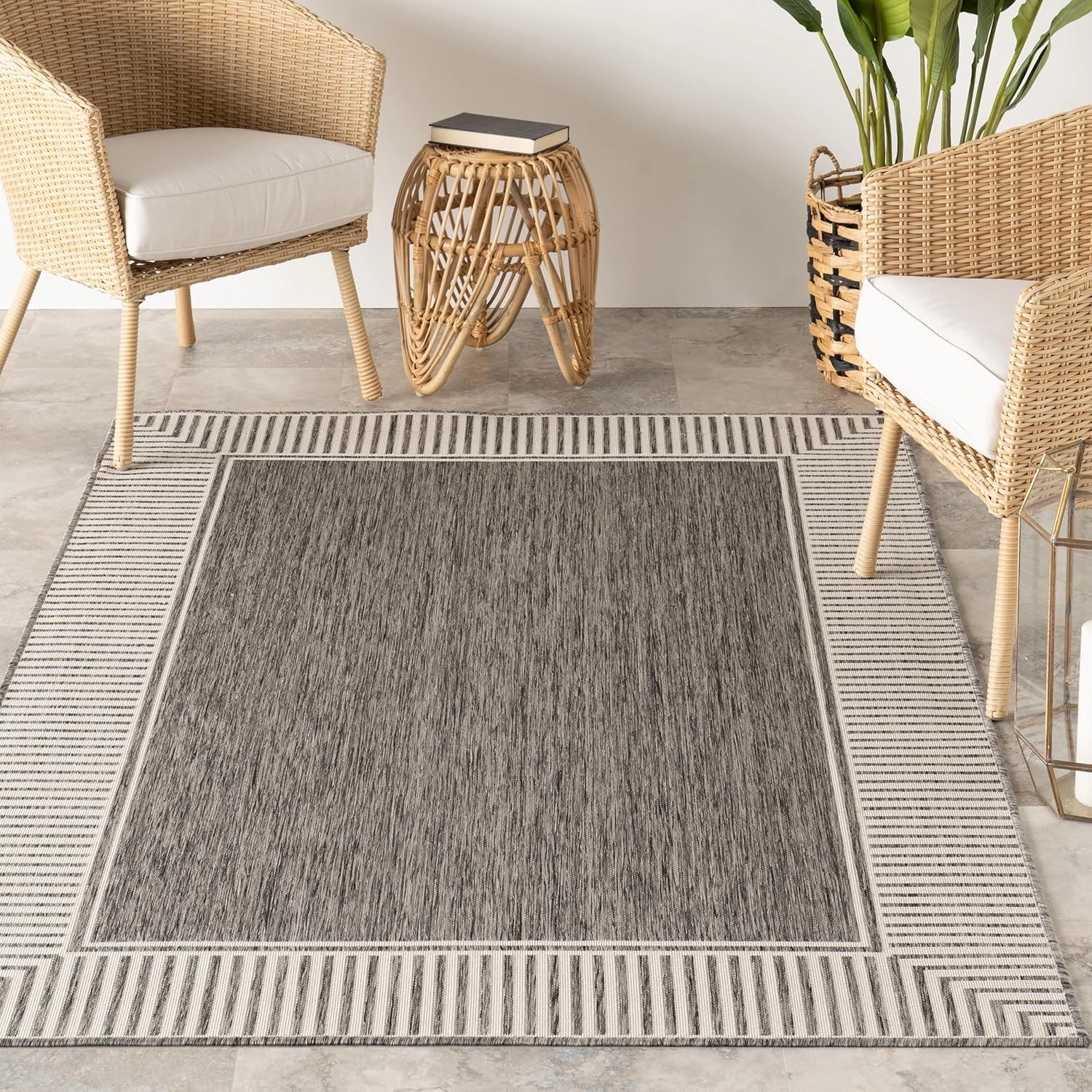 nuLOOM 4' x 6' Outdoor Area Rug, Casual Design with Striped Border, Stain Resistant, Highly Durable, for Patio, Balcony, Bedroom, Living Room, Dining Room, Bathroom, Steel
