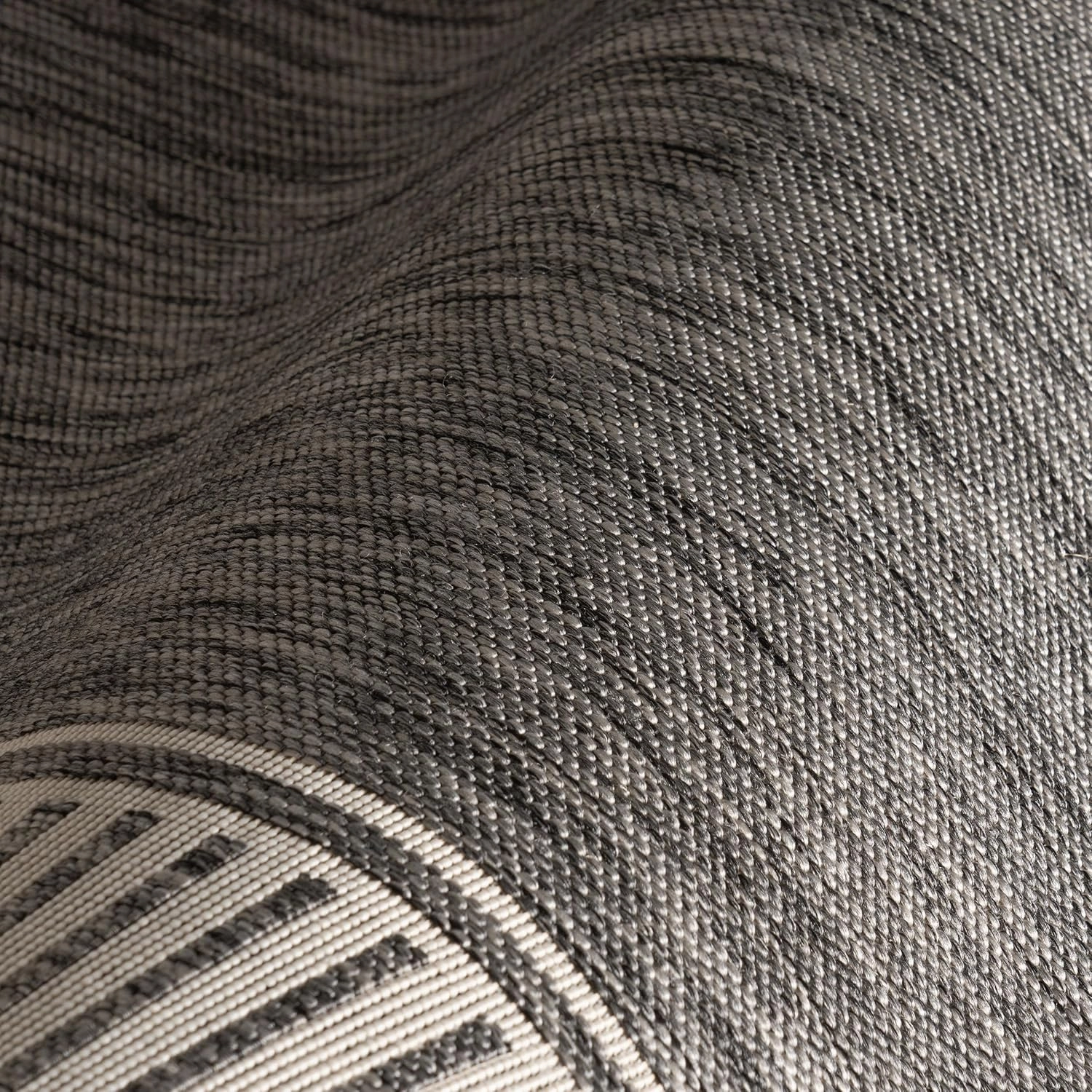 nuLOOM 4' x 6' Outdoor Area Rug, Casual Design with Striped Border, Stain Resistant, Highly Durable, for Patio, Balcony, Bedroom, Living Room, Dining Room, Bathroom, Steel