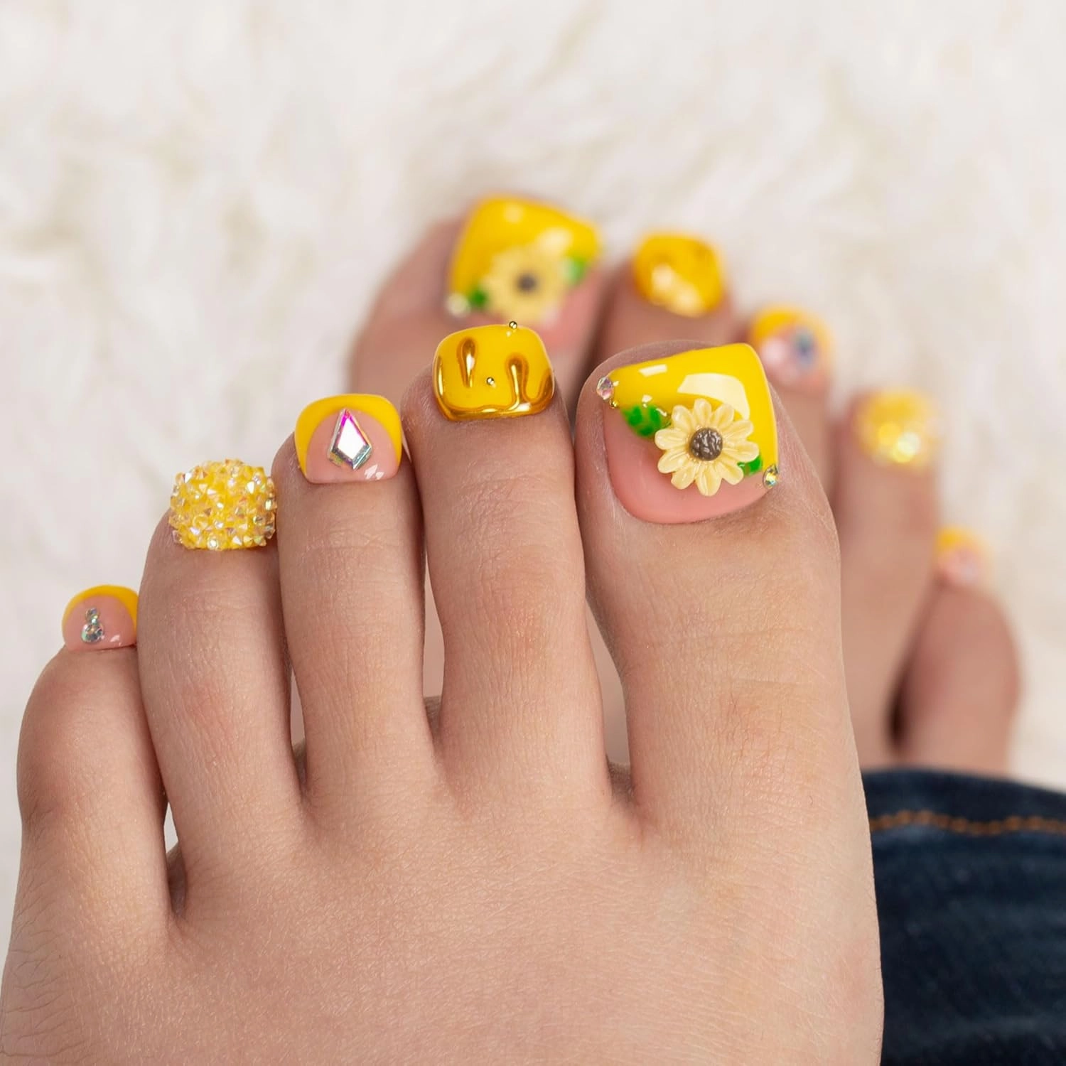 Press on Toenails Honey Bee Yellow | 20 PCS Free Size Toe Nails | Reusable Fake Nails for Toe | T101