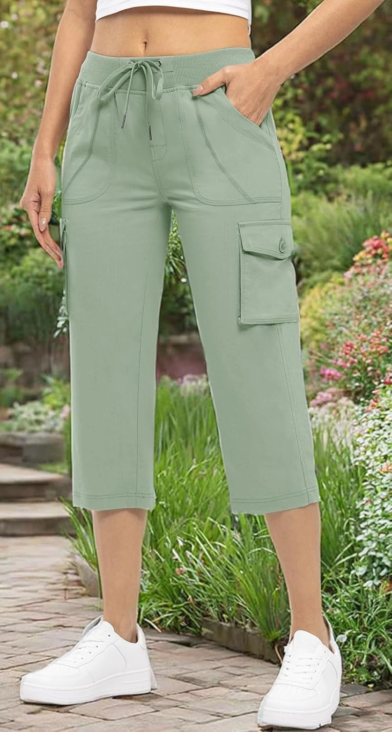 Rdruko Women's Cargo Capris Pants Lightweight Quick Dry Hiking Summer Casual Travel Pants with Pockets