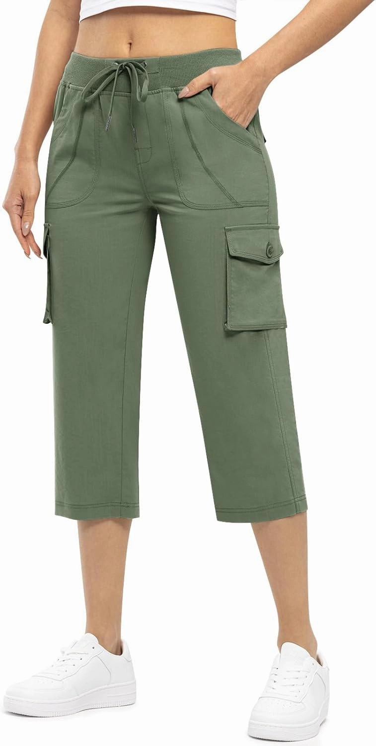 Rdruko Women's Cargo Capris Pants Lightweight Quick Dry Hiking Summer Casual Travel Pants with Pockets
