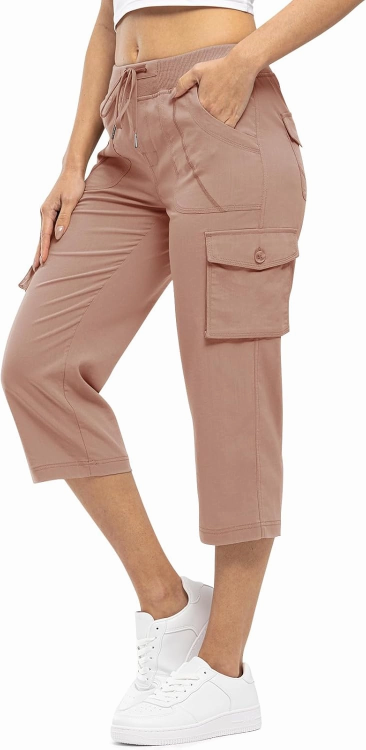 Rdruko Women's Cargo Capris Pants Lightweight Quick Dry Hiking Summer Casual Travel Pants with Pockets