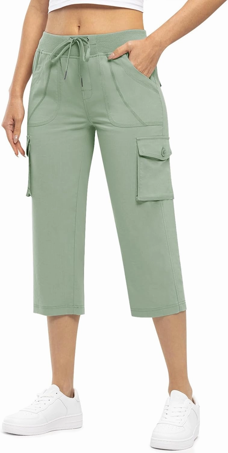 Rdruko Women's Cargo Capris Pants Lightweight Quick Dry Hiking Summer Casual Travel Pants with Pockets
