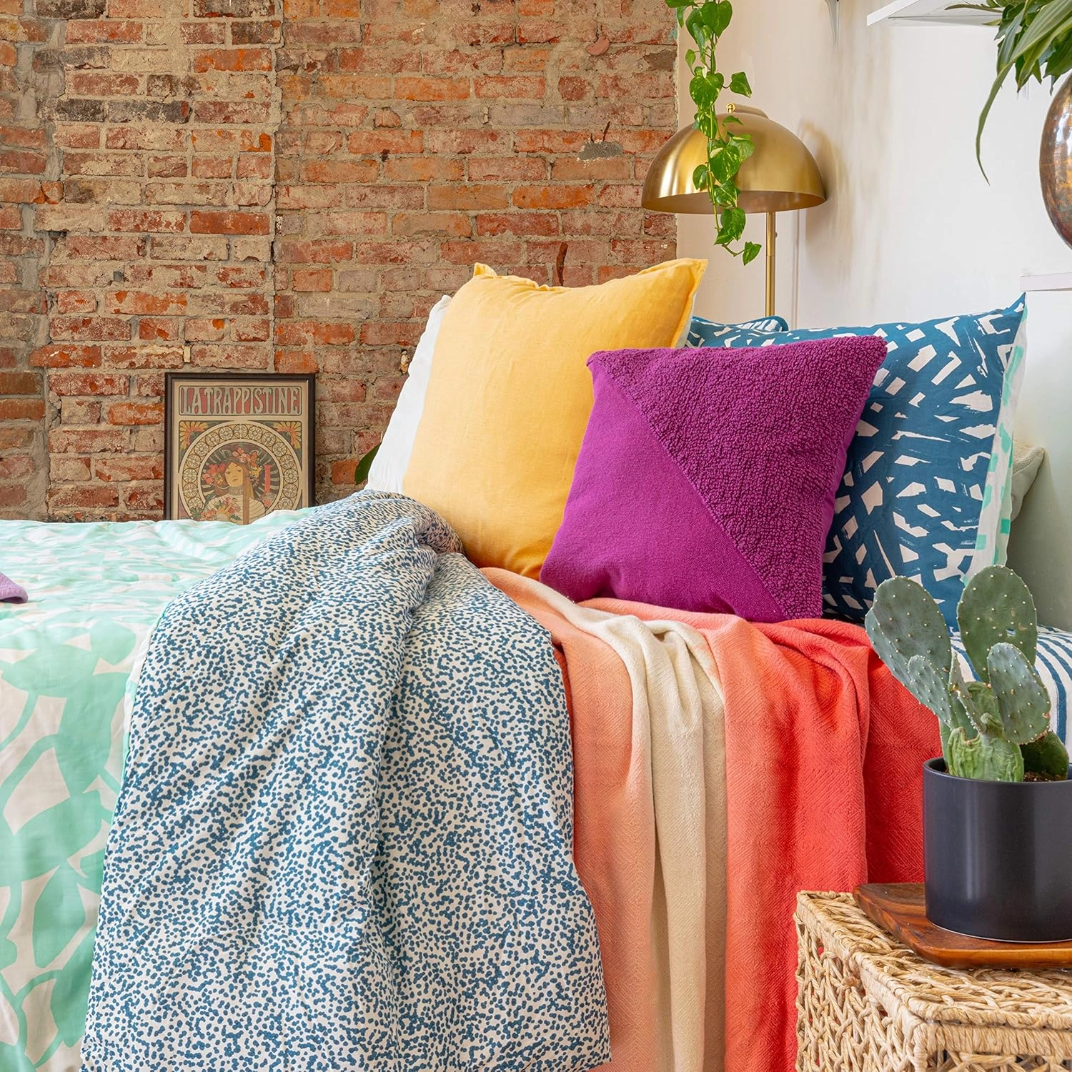 Refinery29 |Hayden Bedding Collection | Luxury Reversible Ultra Soft Comforter, All Season Premium 4 Piece Set, Modern Leaf Design for Home Décor (Full/Queen, Aqua)