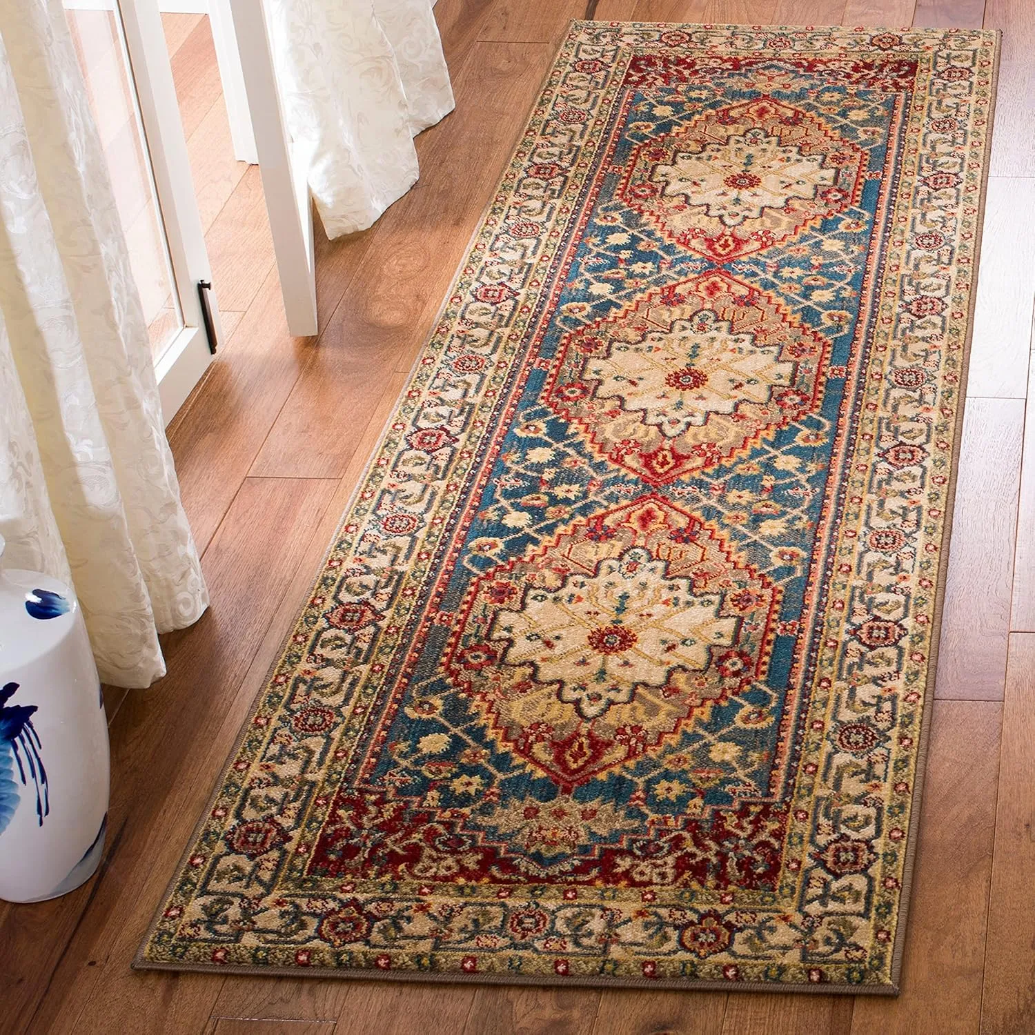 SAFAVIEH Area Rug 8x10 - Kashan Collection - Large - Ivory & Blue, Traditional Oriental Design, Non-Shedding & Easy Cleaning, Ideal for Living Room, Bedroom, Office, Dining Space (KSN306A)