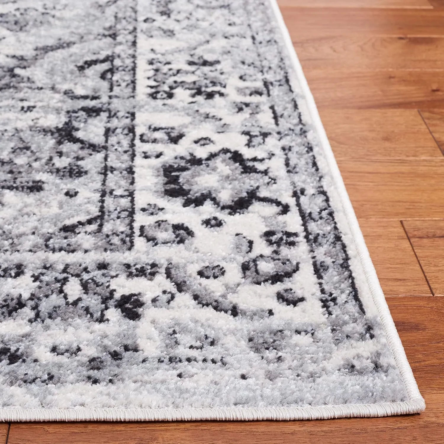 SAFAVIEH Area Rug 8x10 - Madison Collection - Large - Grey & Black, Boho Chic Medallion Design, Non-Shedding & Easy Cleaning, Ideal for Living Room, Bedroom, Office, Dining Space (MAD154G)