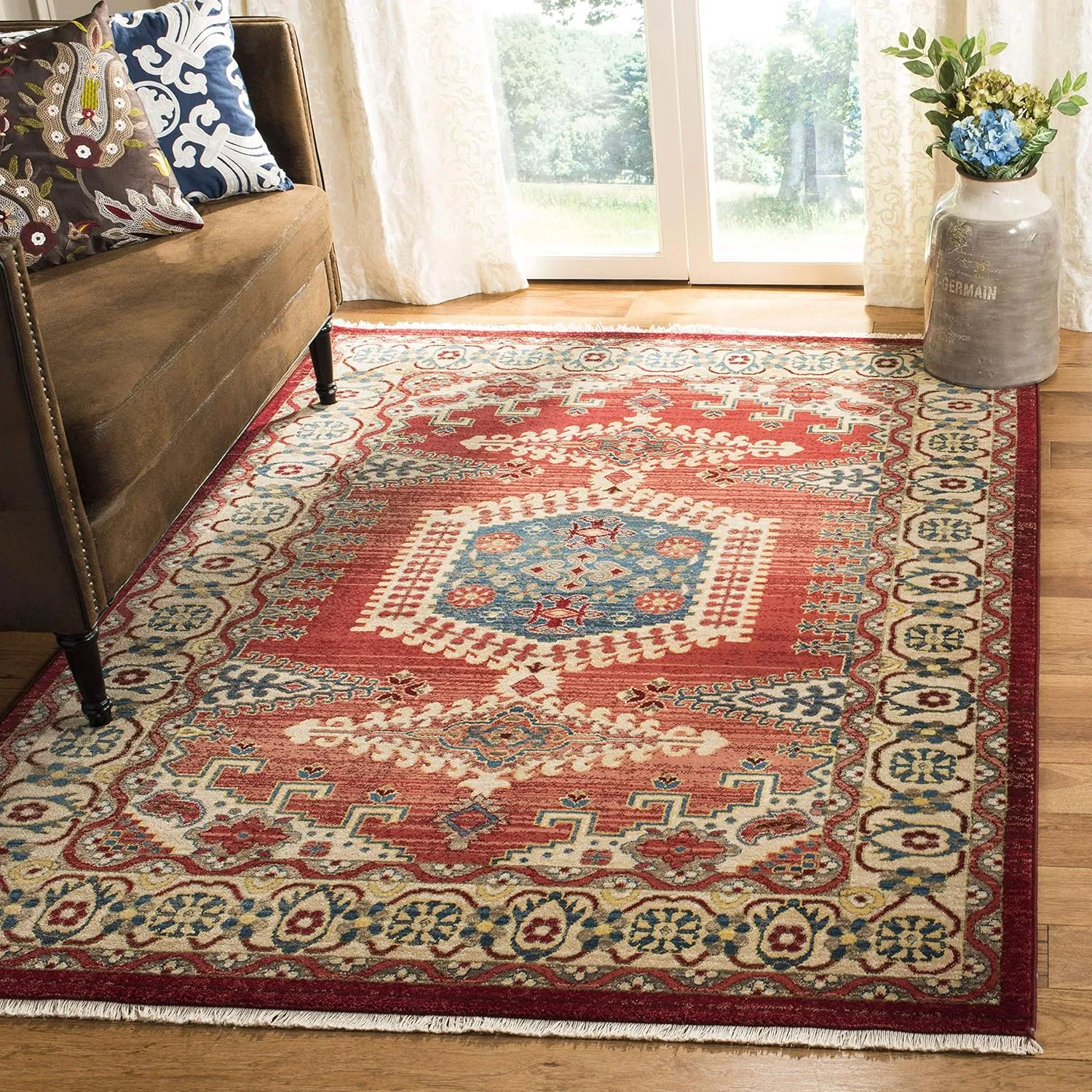 SAFAVIEH Kashan Collection Area Rug - 5'1" x 7'5", Red & Ivory, Traditional Oriental Design, Non-Shedding & Easy Care, Ideal for High Traffic Areas in Living Room, Bedroom (KSN308Q)