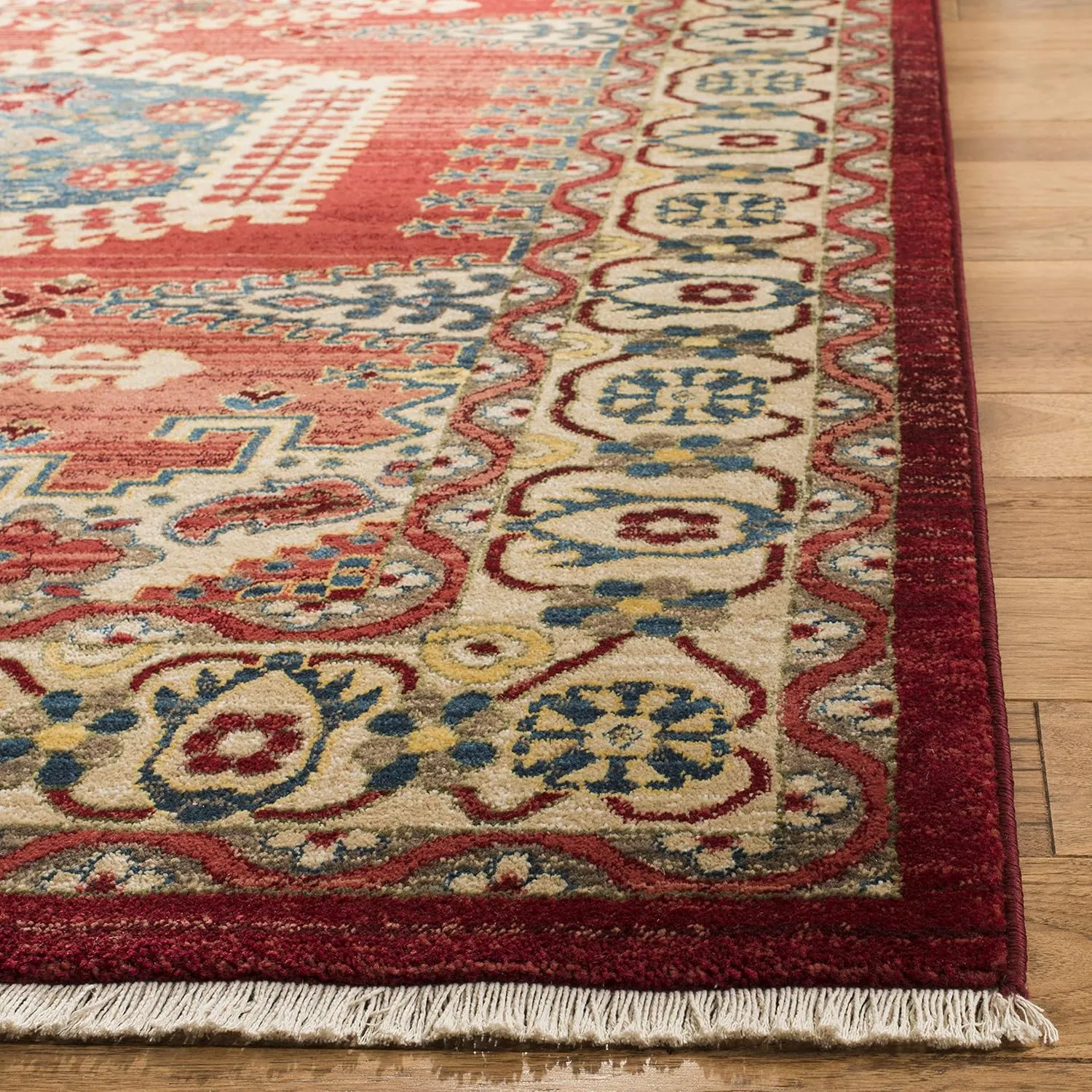 SAFAVIEH Kashan Collection Area Rug - 5'1" x 7'5", Red & Ivory, Traditional Oriental Design, Non-Shedding & Easy Care, Ideal for High Traffic Areas in Living Room, Bedroom (KSN308Q)