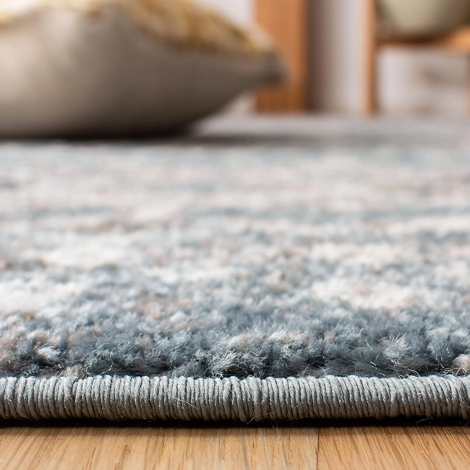 SAFAVIEH Amsterdam Collection Accent Rug - 2'3" x 4', Blue & Ivory, Moroccan Boho Design, Non-Shedding & Easy Care, Ideal for High Traffic Areas in Entryway, Living Room, Bedroom (AMS108L)