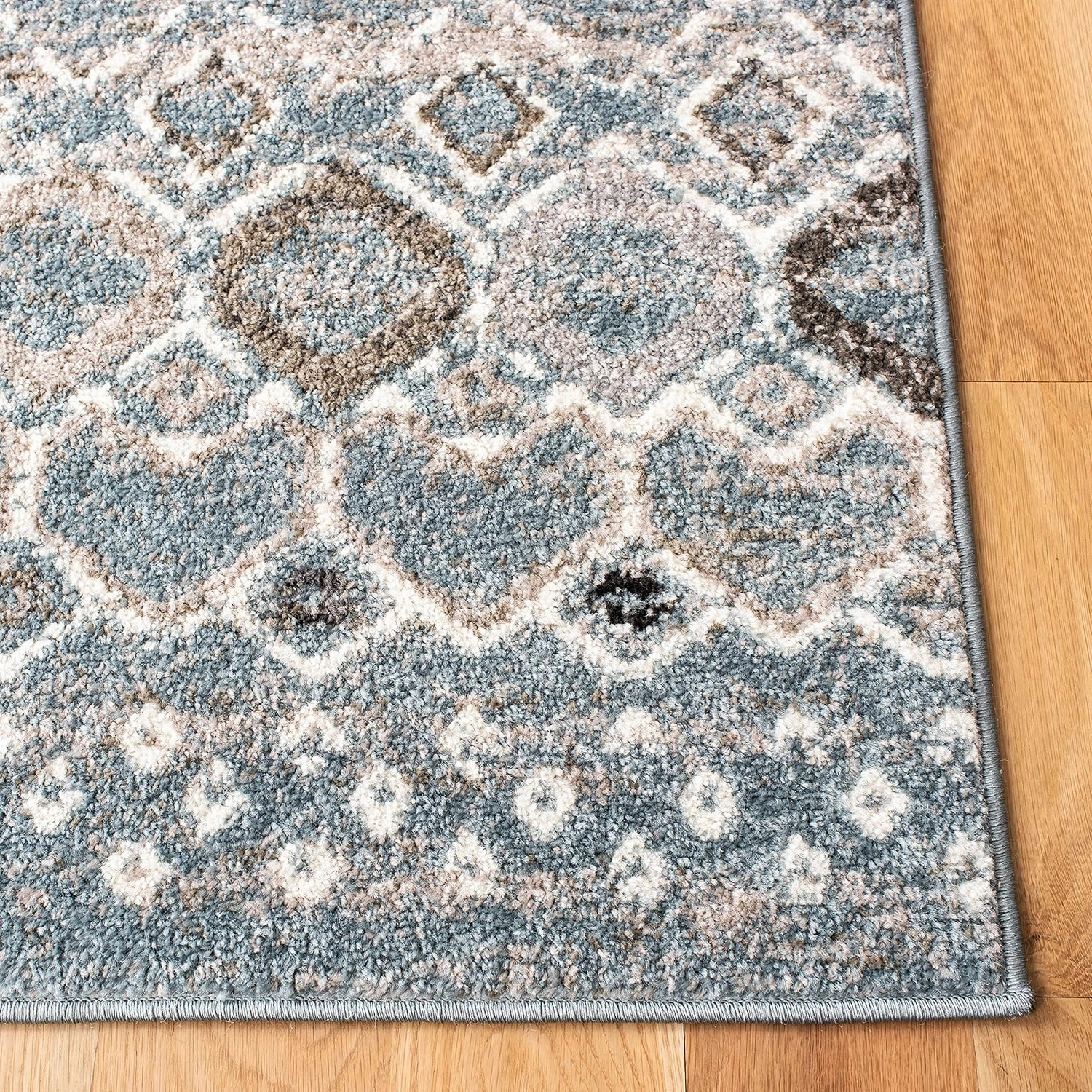 SAFAVIEH Amsterdam Collection Accent Rug - 2'3" x 4', Blue & Ivory, Moroccan Boho Design, Non-Shedding & Easy Care, Ideal for High Traffic Areas in Entryway, Living Room, Bedroom (AMS108L)