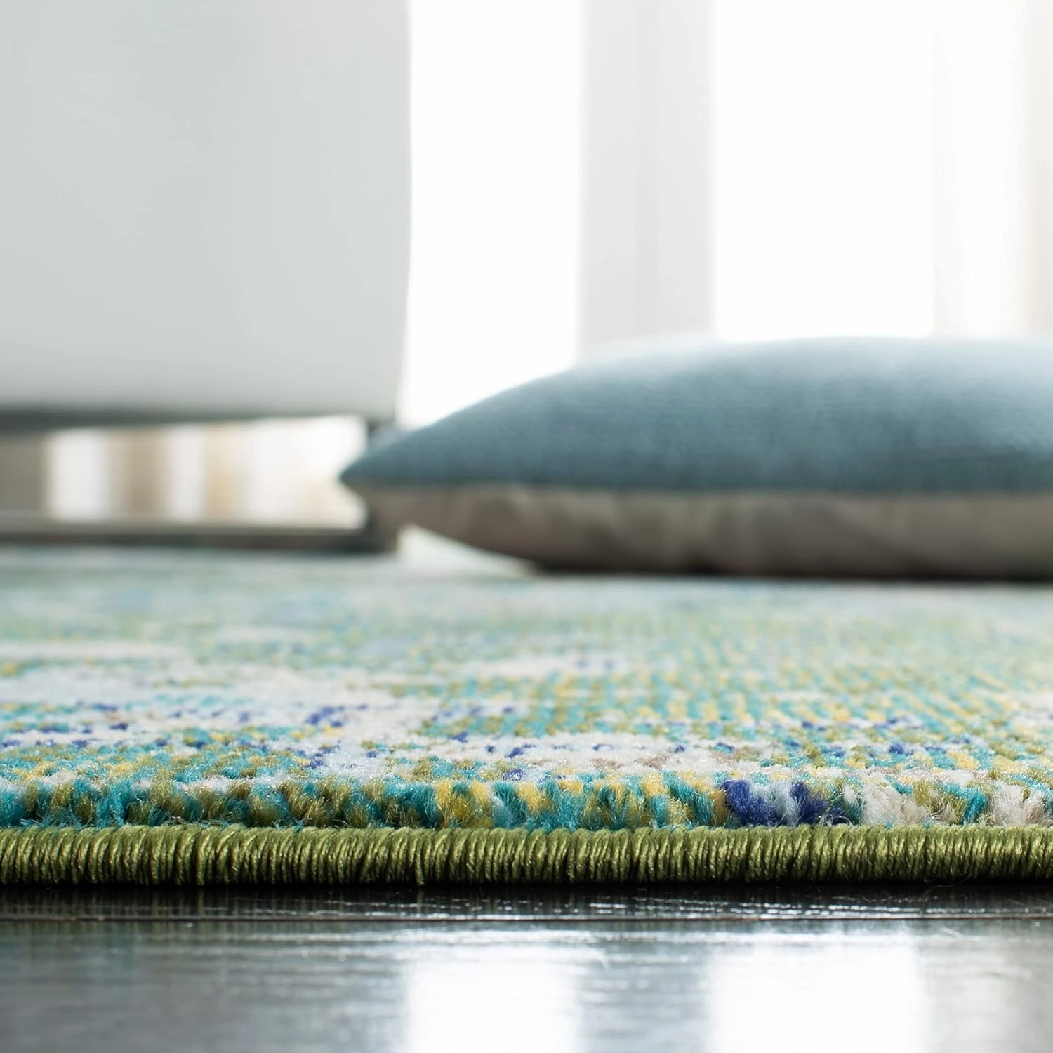 SAFAVIEH Area Rug 8x10 - Madison Collection - Large - Green & Turquoise, Boho Abstract Distressed Design, Non-Shedding & Easy Cleaning, Ideal for Living Room, Bedroom, Office, Dining Space (MAD425Y)