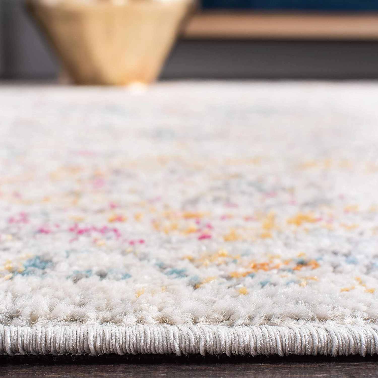 SAFAVIEH Area Rug 8x10 - Madison Collection - Large - Grey & Gold, Boho Chic Distressed Design, Non-Shedding & Easy Cleaning, Ideal for Living Room, Bedroom, Office, Dining Space (MAD611F)