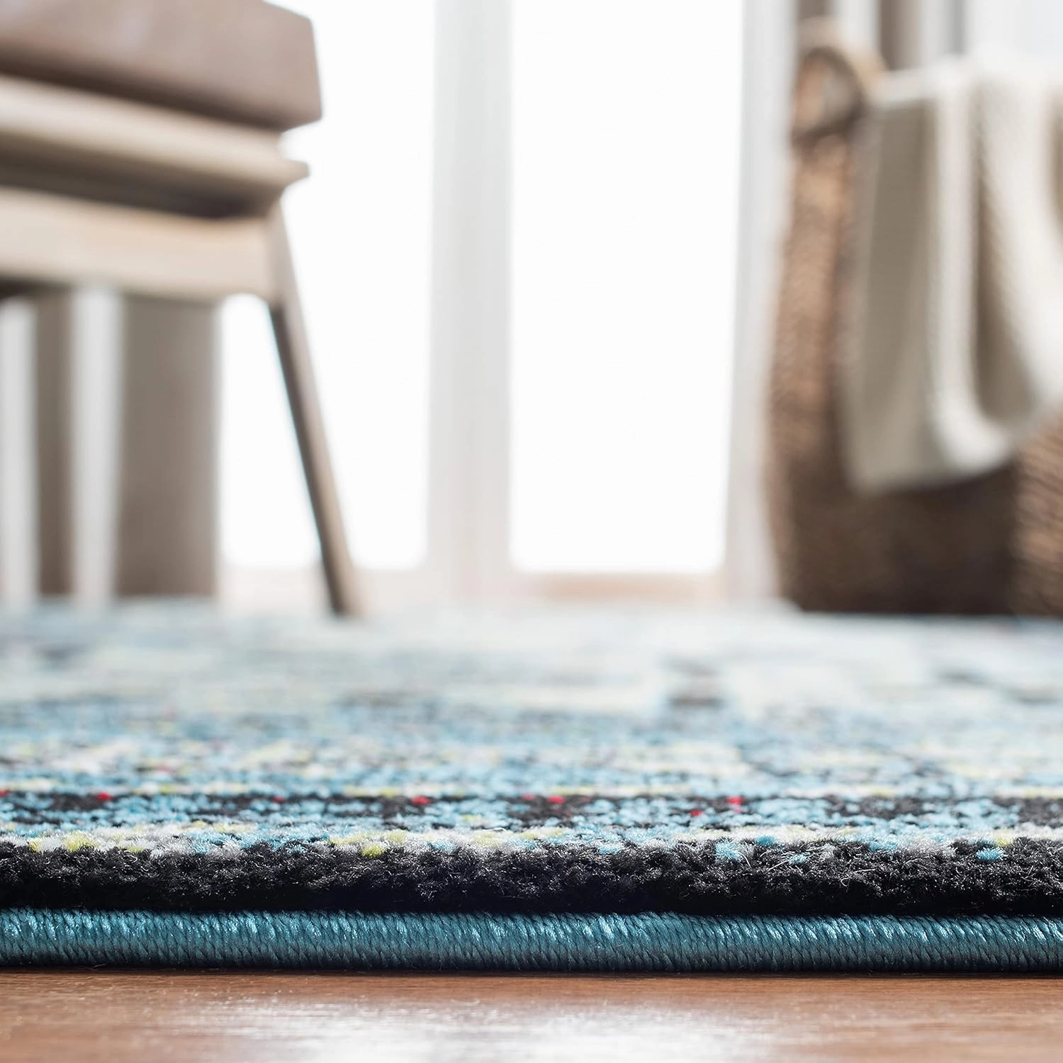 SAFAVIEH Vintage Hamadan Collection Accent Rug - 2'3" x 4', Light Blue & Black, Oriental Design, Non-Shedding & Easy Care, Ideal for High Traffic Areas in Entryway, Living Room, Bedroom (VTH213M)