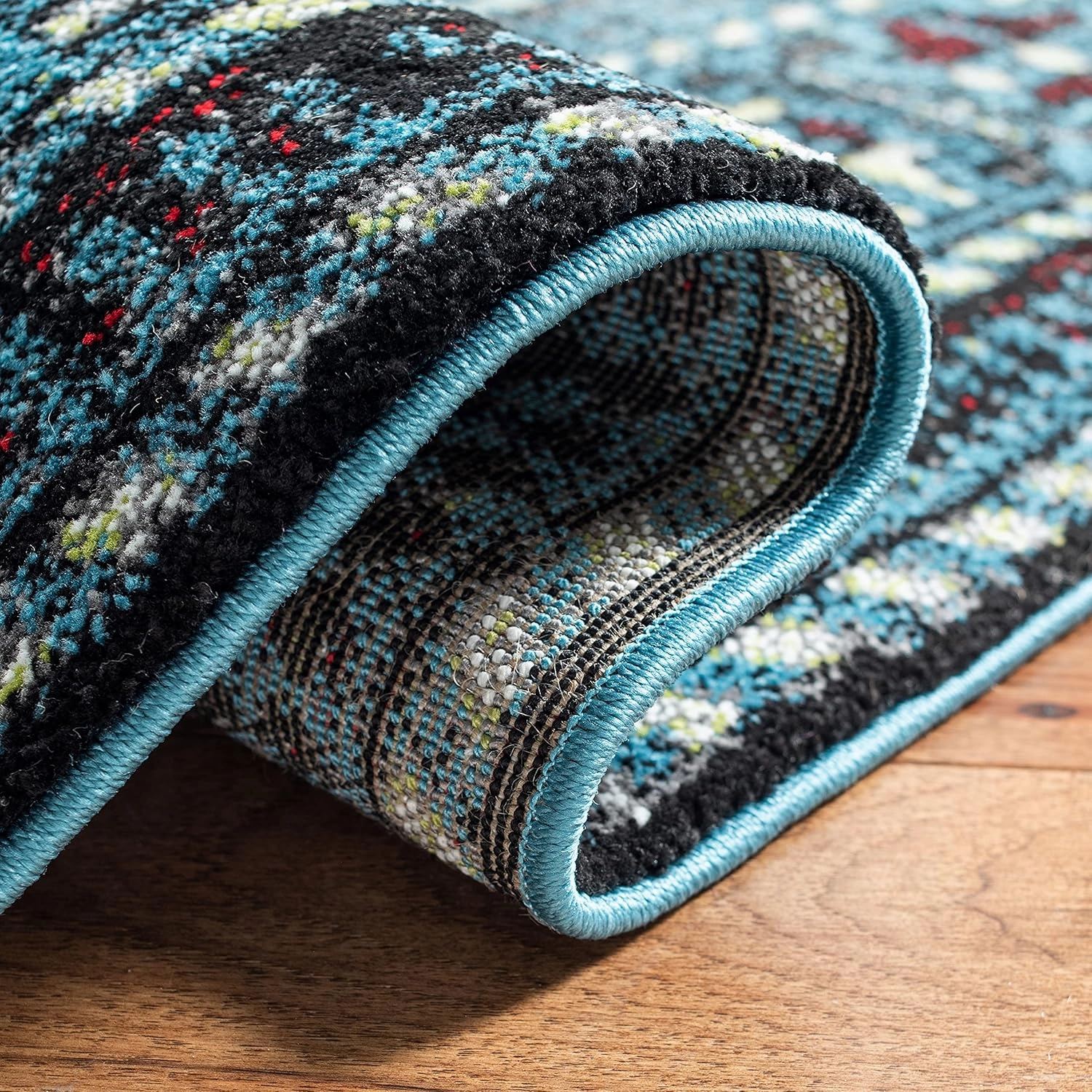 SAFAVIEH Vintage Hamadan Collection Accent Rug - 2'3" x 4', Light Blue & Black, Oriental Design, Non-Shedding & Easy Care, Ideal for High Traffic Areas in Entryway, Living Room, Bedroom (VTH213M)