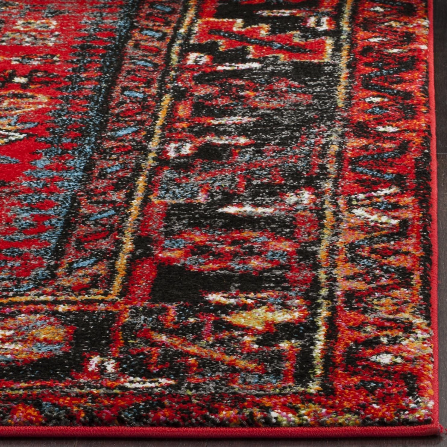 SAFAVIEH Vintage Hamadan Collection Area Rug - 5'3" x 7'6", Red & Multi, Oriental Traditional Persian Design, Non-Shedding & Easy Care, Ideal for High Traffic Areas in Living Room, Bedroom (VTH211A)