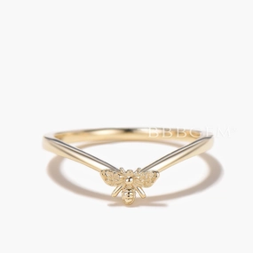 Simple Tiny Bee Curved Nesting Band Honeybee Contour Wedding Band