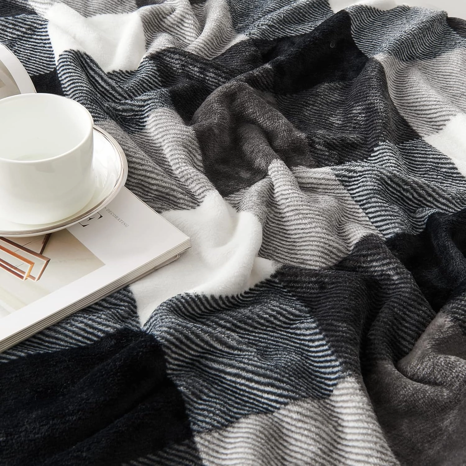 SOCHOW Buffalo Plaid Flannel Fleece Throw Blanket 50 x 60 Inches, Soft Lightweight Cozy All Season Black/White Checkered Blanket for Bed, Couch, Car