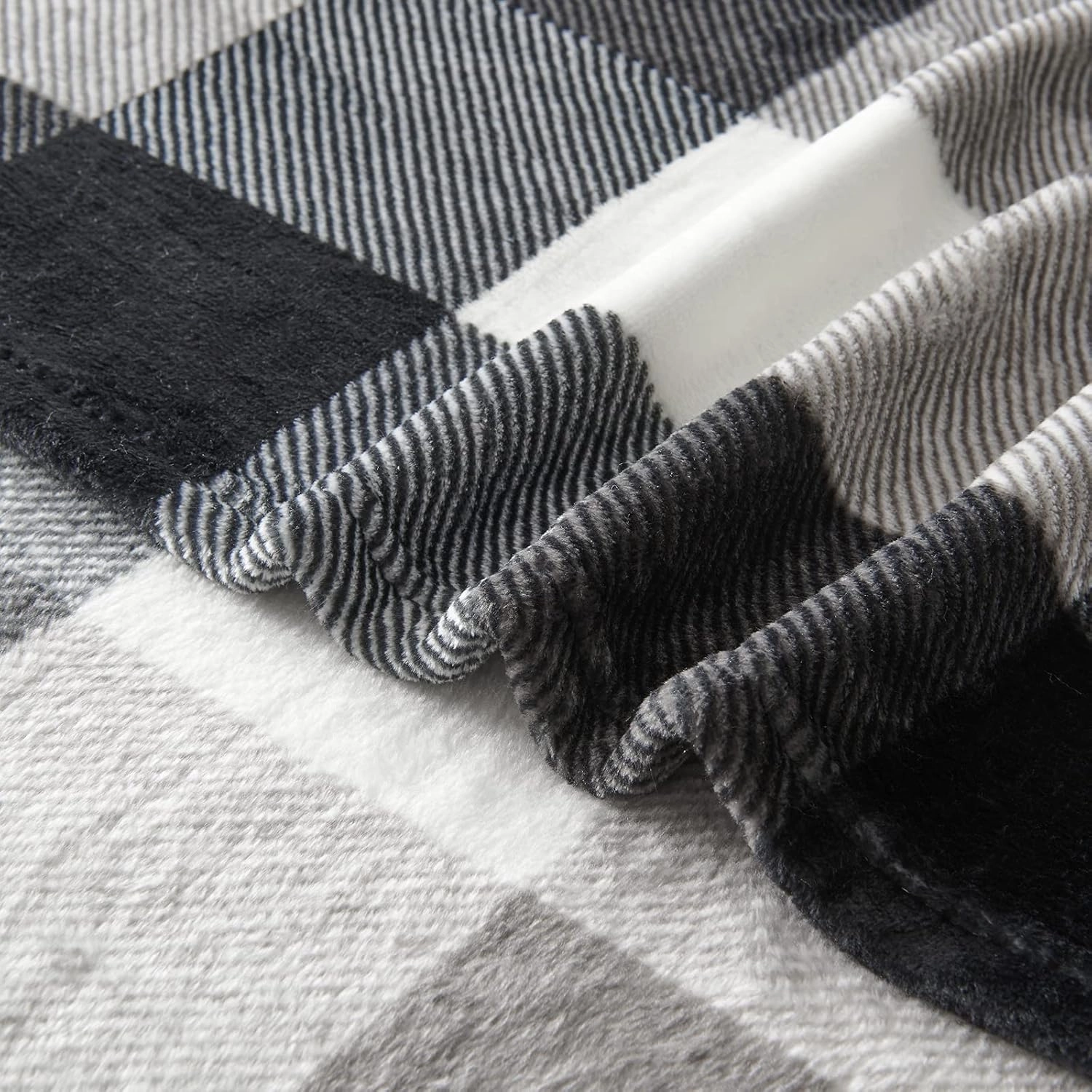 SOCHOW Buffalo Plaid Flannel Fleece Throw Blanket 50 x 60 Inches, Soft Lightweight Cozy All Season Black/White Checkered Blanket for Bed, Couch, Car