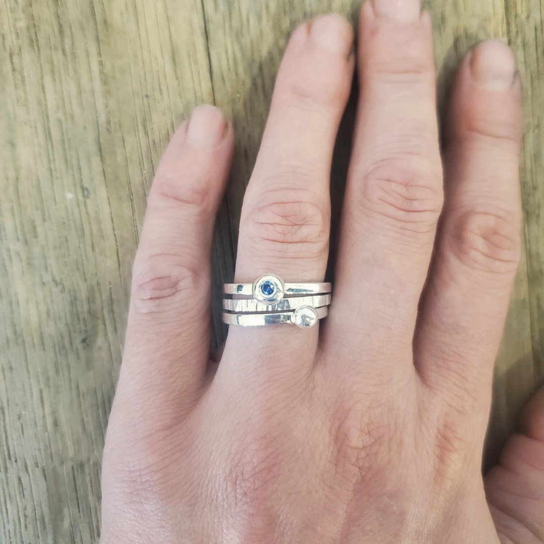 Stacking ring sapphire