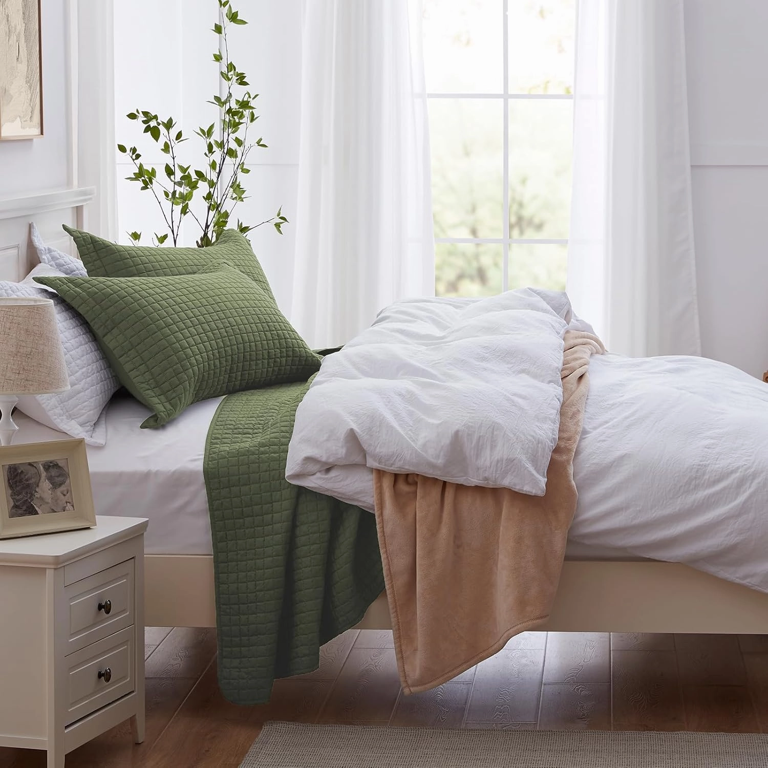 SunStyle Home Olive Green Quilt King Size, Lightweight Blanket Bedspread Soft Reversible Coverlet for All Season 3pcs Army Green Square Quilted Bedding Set (1 Quilt 2 Pillow Shams)(106"x96")