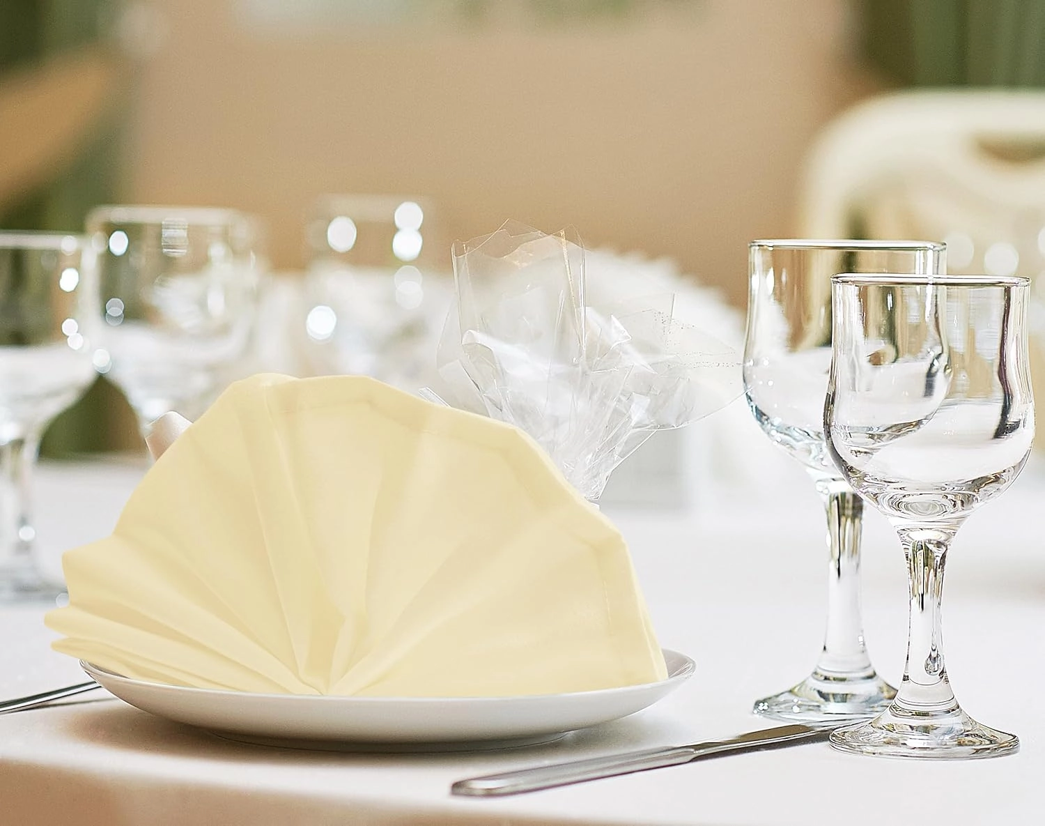 Utopia Home [24 Pack, Ivory] Cloth Napkins 17x17 Inches, 100% Polyester Hemmed Edges, Washable and Reusable Ideal for Parties, Weddings and Dinners