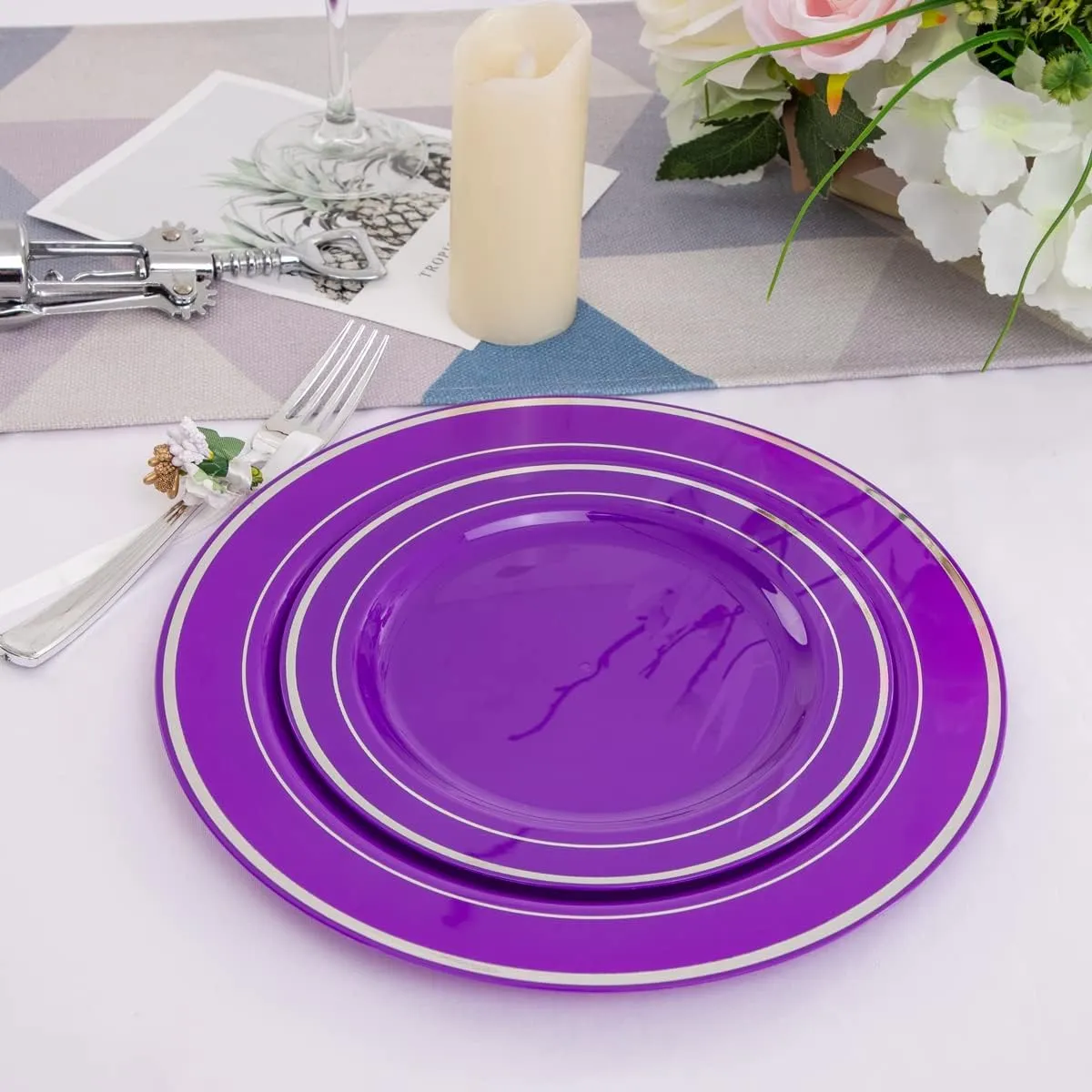 WELLIFE 200PCS Purple Silver Plastic Dinnerware Set, Purple and Silver Plates - Include 40 Dinner Plates, 40 Dessert Plates, 40 Knives, 40 Forks, 40 Spoons for Party, Weddings