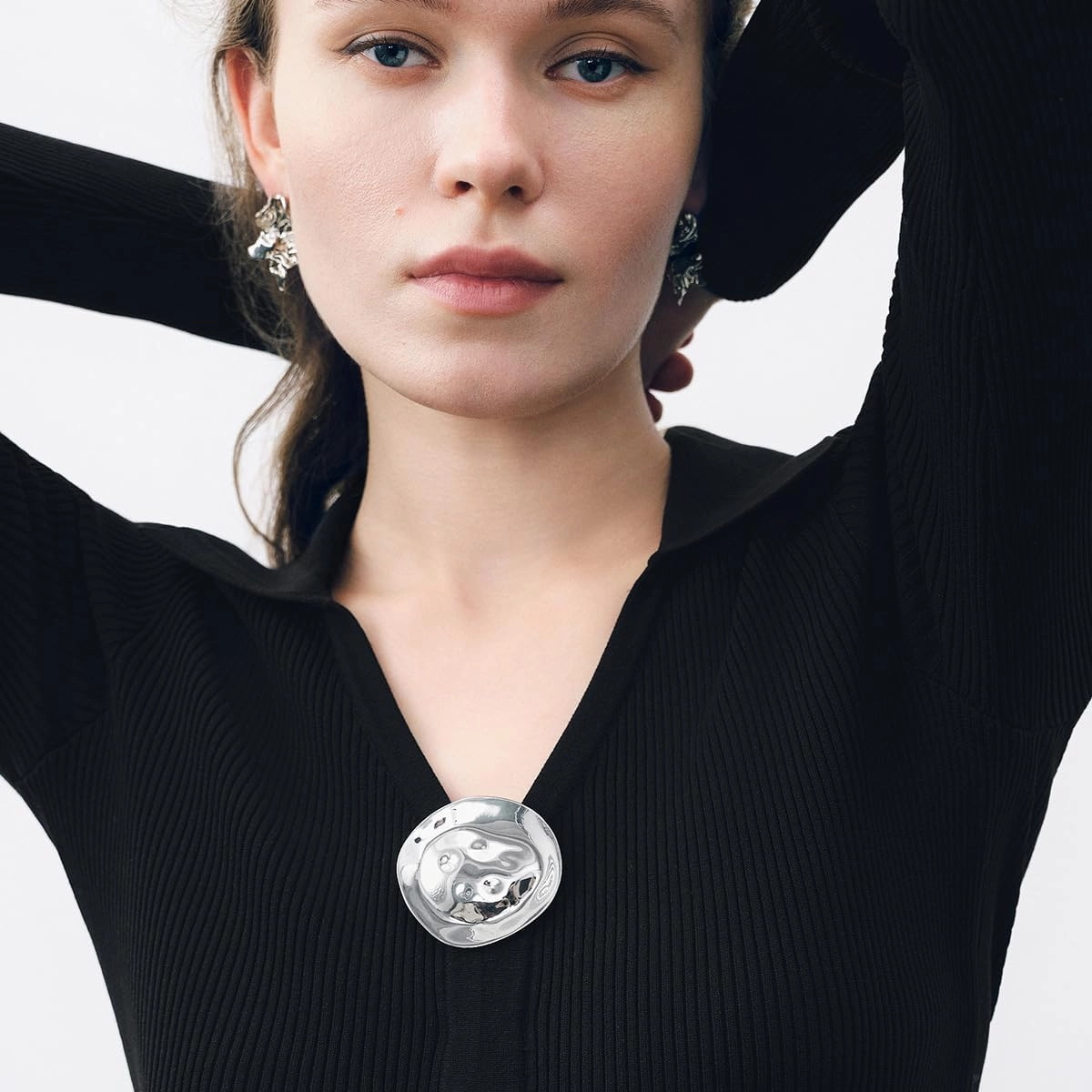 Women Cardigan Sweaters Long Sleeve Knitted V-Neck Fluid Metal Button Down Lightweight Outwear 2025